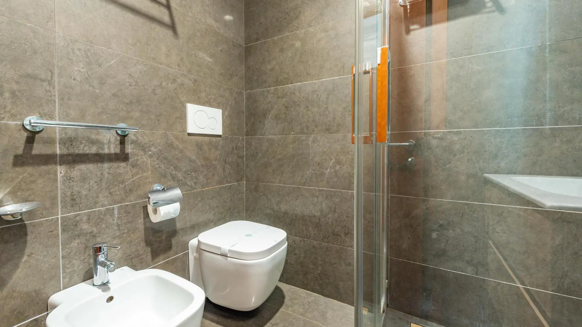Andenis Tiber House Hotel Rome 0*,  Italy